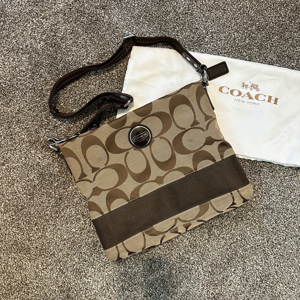 COACH HANDBAG 👜